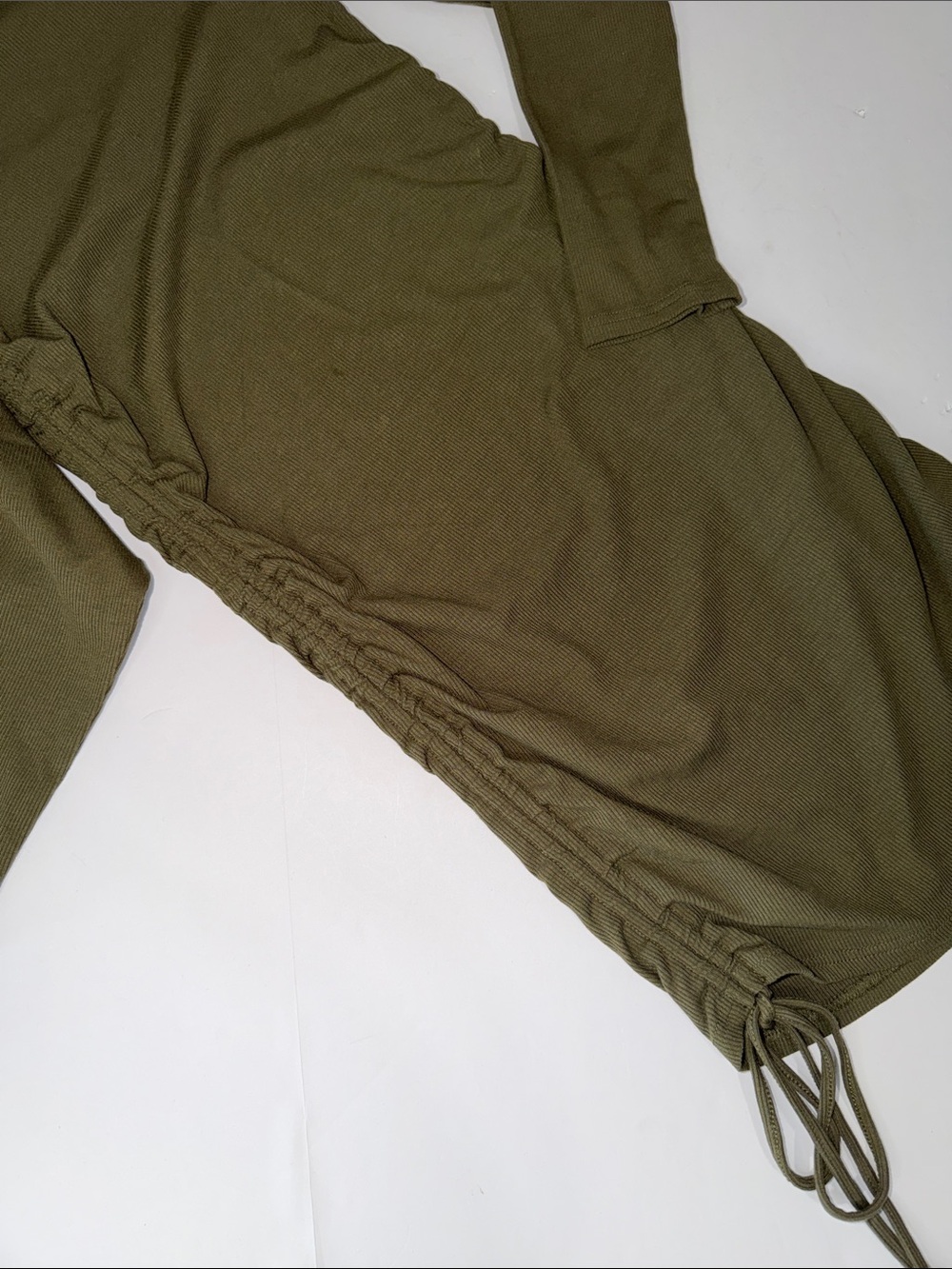 Steve Madden Olive Long-Sleeve Ribbed Drawstring Dress Women’s size M - Picture 4 of 9